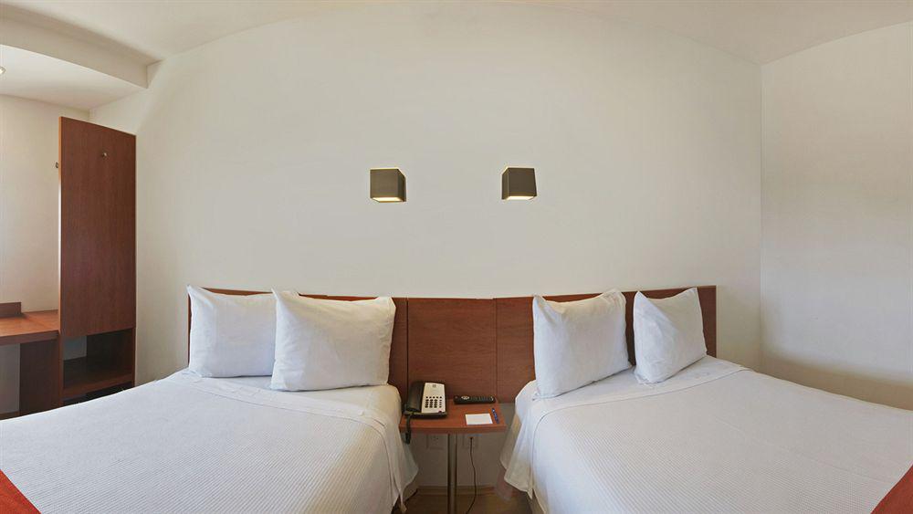 Hotel One Puebla Finsa Zewnętrze zdjęcie